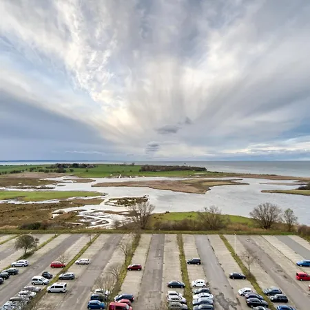 - Haus E, App 0e1104 *