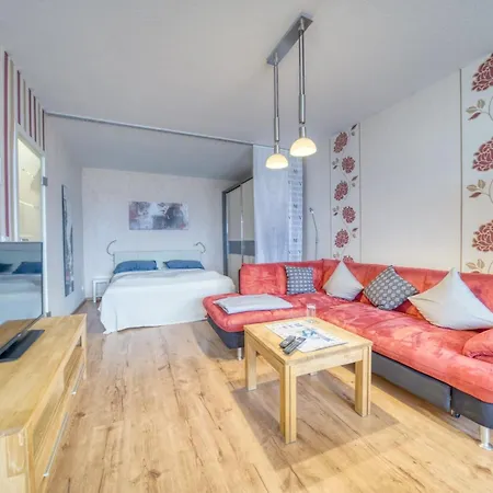- Haus E, App 0e1104 *